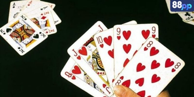 Vì sao chơi game bài trên điện thoại lại được ưa chuộng